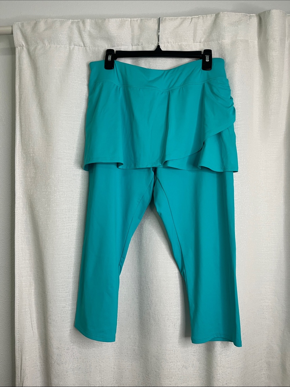 Lands' End Teal Skirted Capri Active Pants